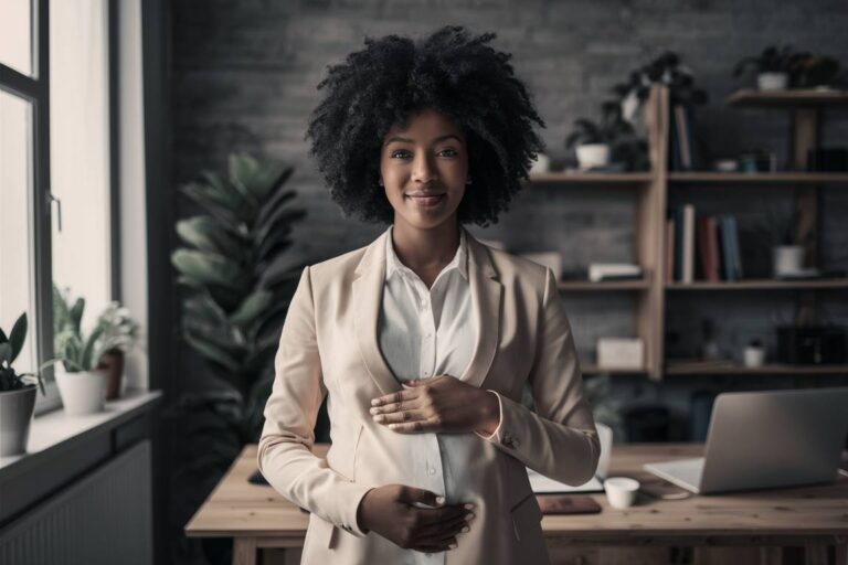 Soutenir une femme en travail sans la diriger pendant un accouchement
